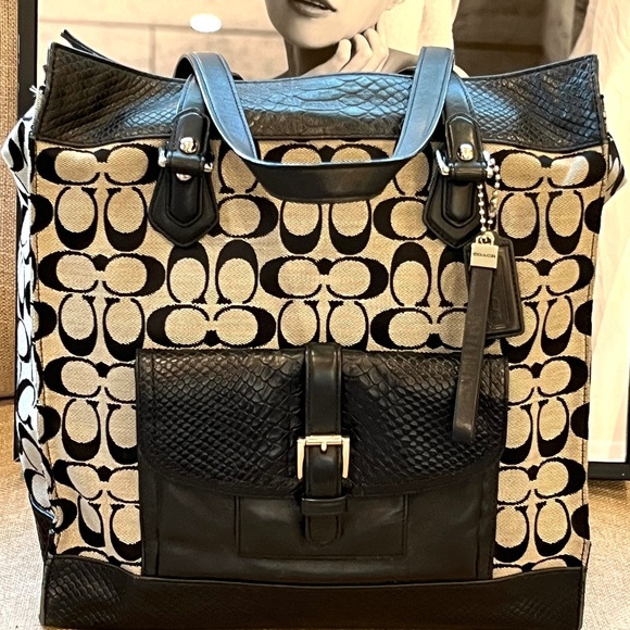 COACH 🎁Charlie Signature Python Shoulder Bag Tote Front Pocket EUC VINTAGE - Picture 2 of 16